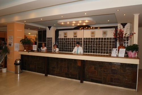 Hotel Alexander Laganas Bagian luar foto